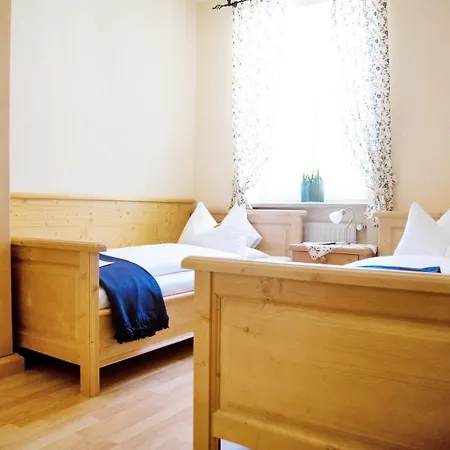 Brauereigasthof Goldener Lowe Otel 3*